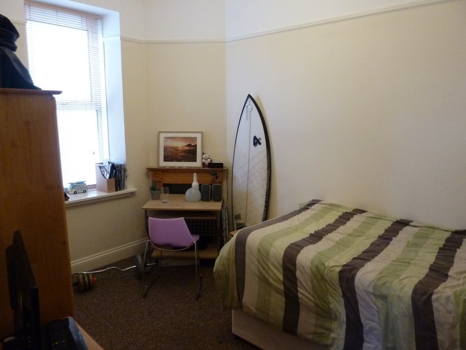 49A Durham Avenue (students), Plymouth - Image 2