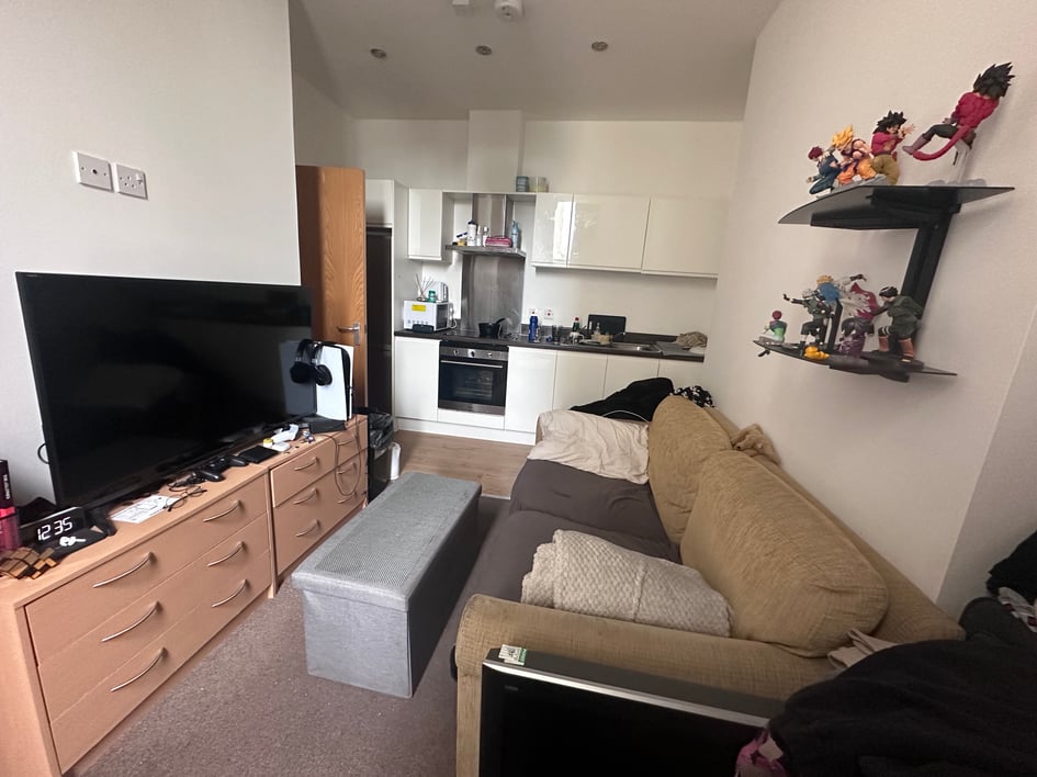 Flat 5, Plymouth - Image 1