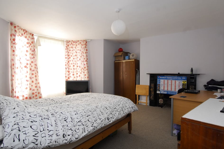 73a Alexandra Road (students), Plymouth - Image 1