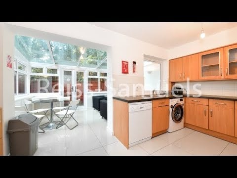 Barnfield Place, Isle of Dogs, London - Property Video